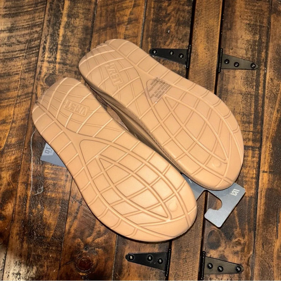 VRST Men’s Slides NEW WITG TAGS! - Picture 3 of 8